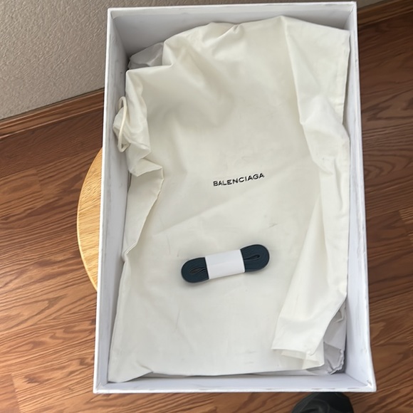 Balenciaga Arena shoes - Picture 6 of 6